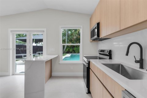 Casa en venta en Fort Lauderdale, Florida, 3 dormitorios, 132.48 m2 № 2355504 - foto 16