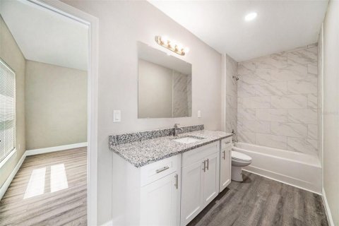 Villa ou maison à louer à New Port Richey, Floride: 6 chambres, 232.63 m2 № 1825184 - photo 20