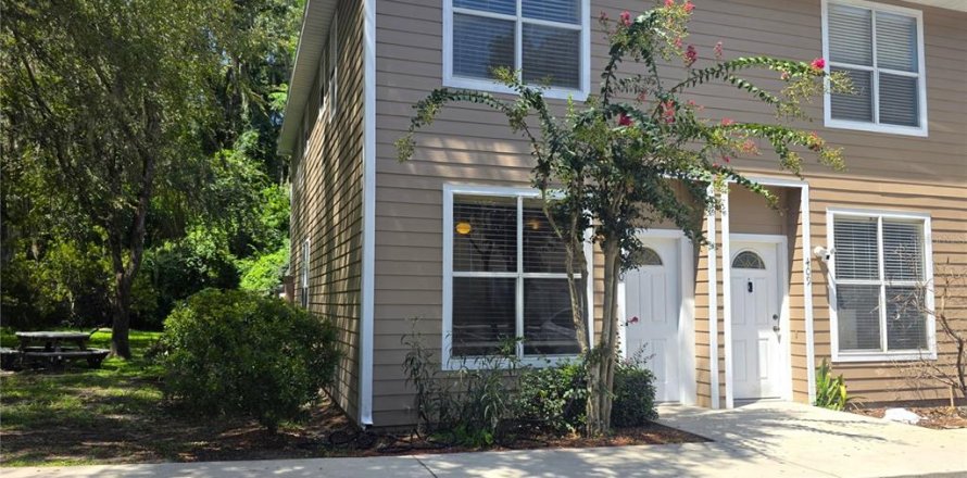 Condominio en Gainesville, Florida, 2 dormitorios  № 2237435