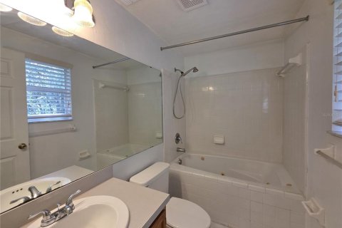Condominio en venta en Gainesville, Florida, 2 dormitorios, 108.88 m2 № 2237435 - foto 17