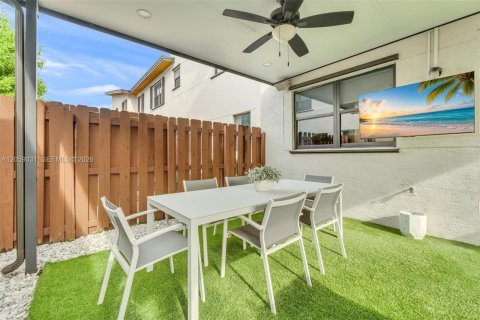 Touwnhouse à vendre à Doral, Floride: 4 chambres, 195.56 m2 № 2264129 - photo 21
