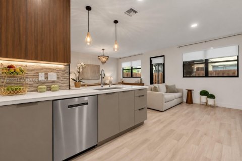 Touwnhouse à vendre à Doral, Floride: 4 chambres, 195.56 m2 № 2264129 - photo 12