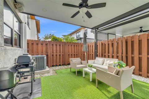 Touwnhouse à vendre à Doral, Floride: 4 chambres, 195.56 m2 № 2264129 - photo 23