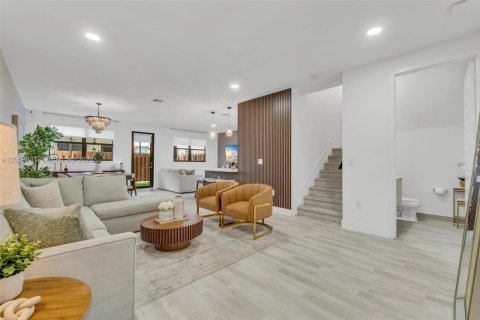 Touwnhouse à vendre à Doral, Floride: 4 chambres, 195.56 m2 № 2264129 - photo 8