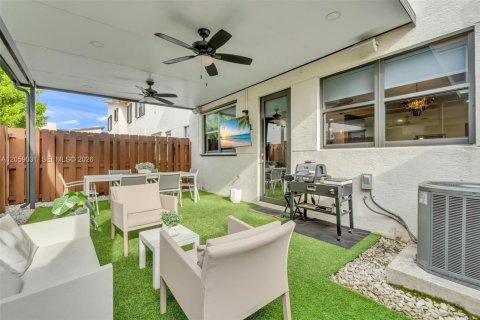 Touwnhouse à vendre à Doral, Floride: 4 chambres, 195.56 m2 № 2264129 - photo 27