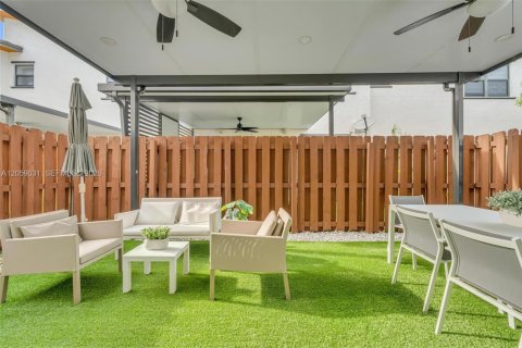 Touwnhouse à vendre à Doral, Floride: 4 chambres, 195.56 m2 № 2264129 - photo 20