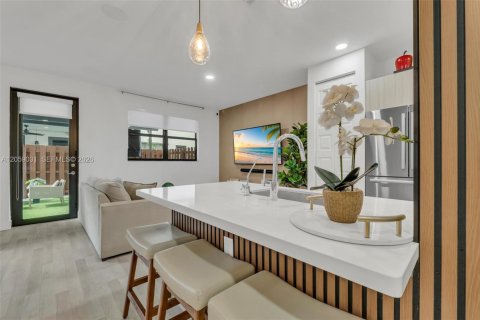 Touwnhouse à vendre à Doral, Floride: 4 chambres, 195.56 m2 № 2264129 - photo 18
