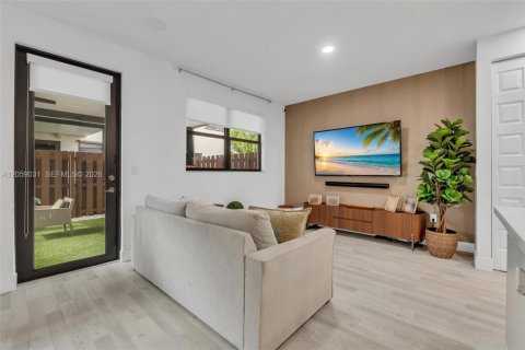 Touwnhouse à vendre à Doral, Floride: 4 chambres, 195.56 m2 № 2264129 - photo 16