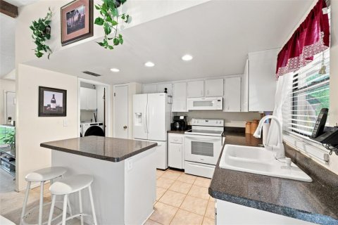 Villa ou maison à vendre à Spring Hill, Floride: 2 chambres, 98.48 m2 № 2259360 - photo 14