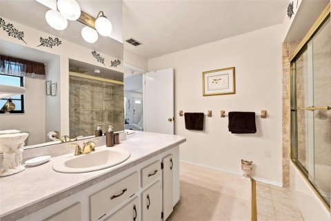 Villa ou maison à vendre à Spring Hill, Floride: 2 chambres, 98.48 m2 № 2259360 - photo 17