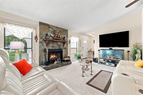 Villa ou maison à vendre à Spring Hill, Floride: 2 chambres, 98.48 m2 № 2259360 - photo 5