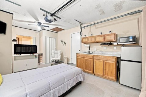 Villa ou maison à vendre à Spring Hill, Floride: 2 chambres, 98.48 m2 № 2259360 - photo 24