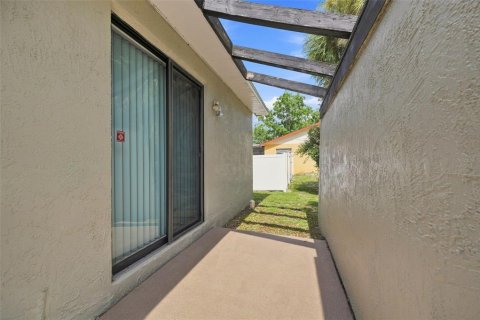 Villa ou maison à vendre à Spring Hill, Floride: 2 chambres, 98.48 m2 № 2259360 - photo 29