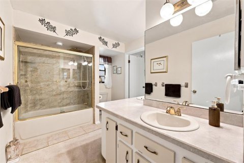 Villa ou maison à vendre à Spring Hill, Floride: 2 chambres, 98.48 m2 № 2259360 - photo 18