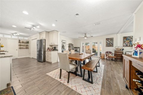 House in Orlando, Florida 3 bedrooms, 192.68 sq.m. № 1793342 - photo 7