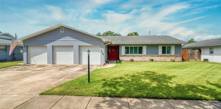 House in Orlando, Florida 3 bedrooms, 192.68 sq.m. № 1793342