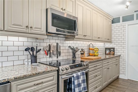 House in Orlando, Florida 3 bedrooms, 192.68 sq.m. № 1793342 - photo 9