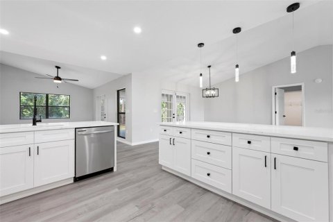 Villa ou maison à vendre à Nokomis, Floride: 3 chambres, 159.42 m2 № 2347066 - photo 8