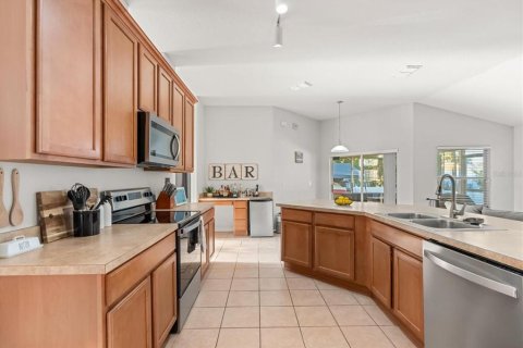 Villa ou maison à vendre à Deltona, Floride: 4 chambres, 197.32 m2 № 1904626 - photo 4