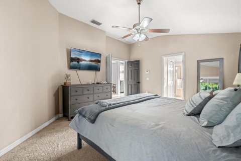Villa ou maison à vendre à Deltona, Floride: 4 chambres, 197.32 m2 № 1904626 - photo 8