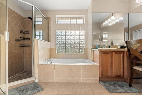 Villa ou maison à vendre à Deltona, Floride: 4 chambres, 197.32 m2 № 1904626 - photo 9