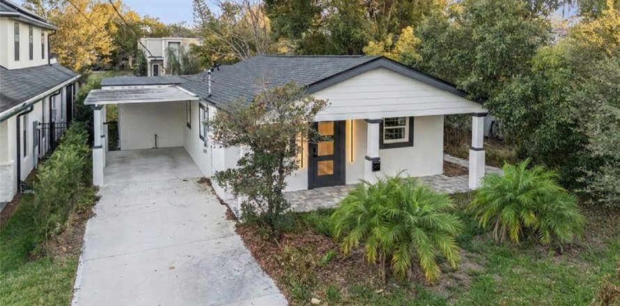 House in Winter Park, Florida 3 bedrooms, 117.89 sq.m. № 2150249