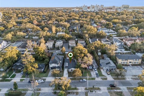 House in Winter Park, Florida 3 bedrooms, 117.89 sq.m. № 2150249 - photo 6