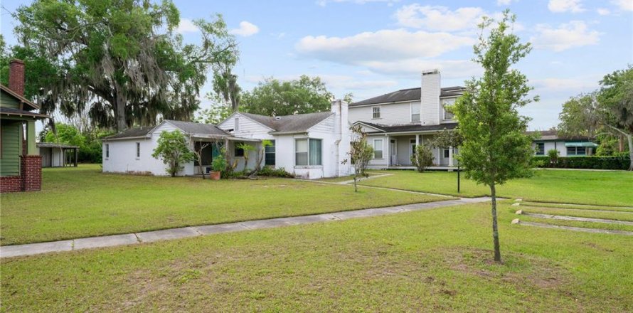 House in Winter Park, Florida 3 bedrooms, 123.47 sq.m. № 2157954
