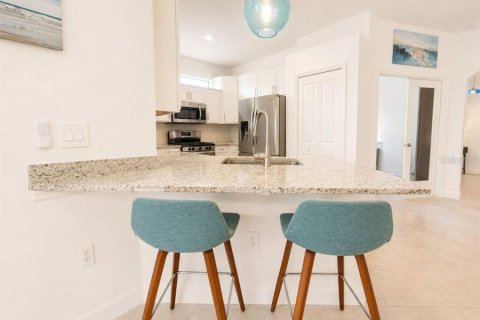 Villa ou maison à louer à Bradenton, Floride: 2 chambres, 144.65 m2 № 2310491 - photo 7