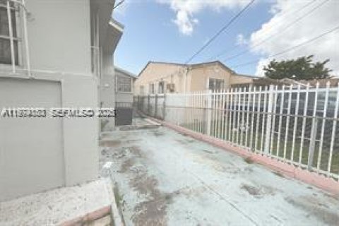 Casa en venta en Miami, Florida, 3 dormitorios, 129.78 m2 № 2036402 - foto 2