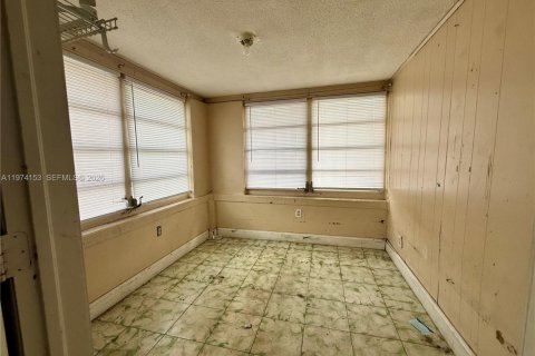 Casa en venta en Miami, Florida, 3 dormitorios, 129.78 m2 № 2036402 - foto 16