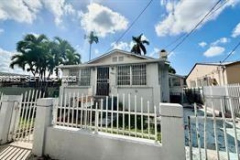 Casa en Miami, Florida 3 dormitorios, 129.78 m2 № 2036402