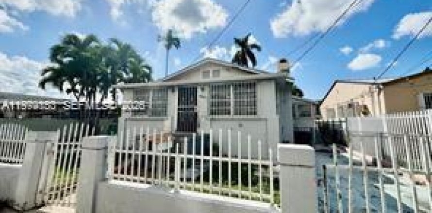 Casa en Miami, Florida 3 dormitorios, 129.78 m2 № 2036402