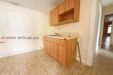 Casa en venta en Miami, Florida, 3 dormitorios, 129.78 m2 № 2036402 - foto 13