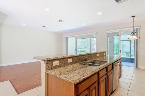Townhouse in Davenport, Florida 3 bedrooms, 191.29 sq.m. № 2207426 - photo 18