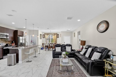 Villa ou maison à vendre à Poinciana, Floride: 4 chambres, 165.92 m2 № 1894311 - photo 24