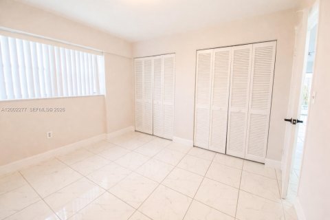 Condominio en venta en North Miami Beach, Florida, 2 dormitorios, 110.55 m2 № 2090104 - foto 12