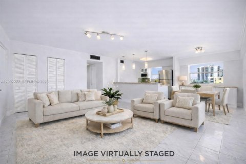 Condominio en venta en North Miami Beach, Florida, 2 dormitorios, 110.55 m2 № 2090104 - foto 5