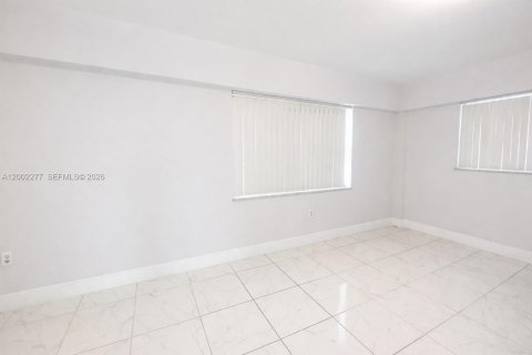 Condominio en venta en North Miami Beach, Florida, 2 dormitorios, 110.55 m2 № 2090104 - foto 14