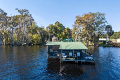 House in Crescent City, Florida 3 bedrooms, 178.74 sq.m. № 868129 - photo 1