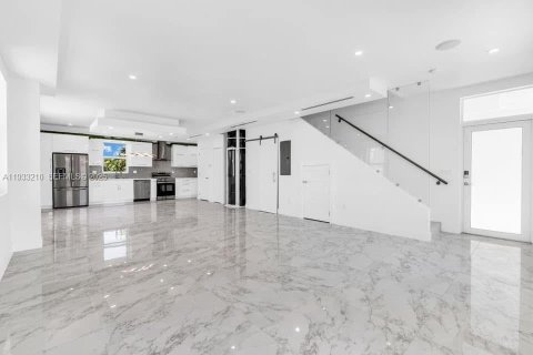 Купить виллу или дом в Ки-Ларго, Флорида 3 спальни, 162.02м2, № 1992024 - фото 10