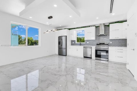 Купить виллу или дом в Ки-Ларго, Флорида 3 спальни, 162.02м2, № 1992024 - фото 4