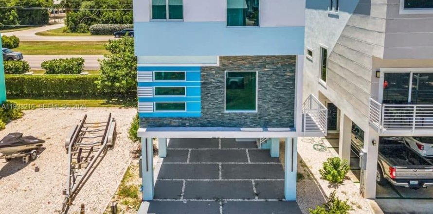 Дом в Ки-Ларго, Флорида 3 спальни, 162.02м2 № 1992024