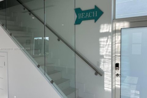 Купить виллу или дом в Ки-Ларго, Флорида 3 спальни, 162.02м2, № 1992024 - фото 13