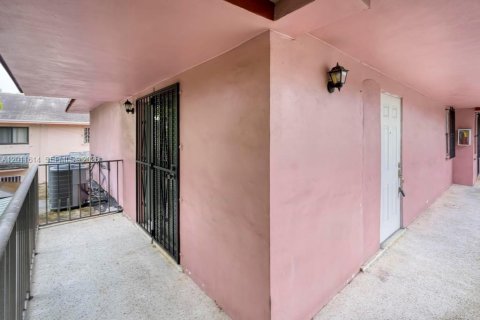 Commercial property in Miami, Florida № 2075275 - photo 26