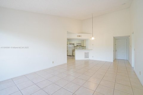 Copropriété à vendre à Coral Springs, Floride: 2 chambres, 91.42 m2 № 1830322 - photo 17