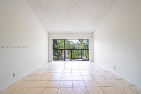Copropriété à vendre à Coral Springs, Floride: 2 chambres, 91.42 m2 № 1830322 - photo 3