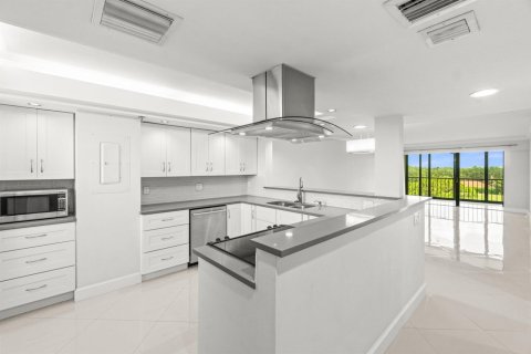 Купить кондоминиум в Бока-Ратон, Флорида 4 комнаты, 124.4м2, № 2088351 - фото 3