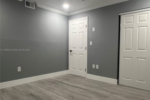 Condominio en venta en Pembroke Pines, Florida, 2 dormitorios, 110.27 m2 № 1867946 - foto 15