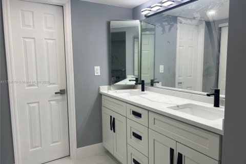 Condominio en venta en Pembroke Pines, Florida, 2 dormitorios, 110.27 m2 № 1867946 - foto 21